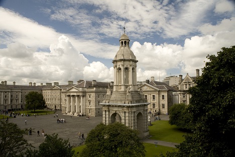 İrlanda'nın dünya sıralamasındaki en iyi Üniversitesi Trinity College Dublin'in köklü ve aynı zamanda modern özelliklere sahip kampüsü