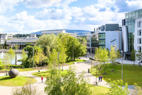 38.000'den fazla öğrencisiyle İrlanda'nın en büyük Üniversitesi olan University College Dublin'in Üniversite bilgilendirme sunumunun tanıtımı için kullanılan doğal görünümlü ve etkileyici kampüsü